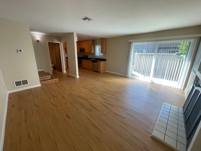 Building Photo - Wonderful Updated 2 Bedroom Home.