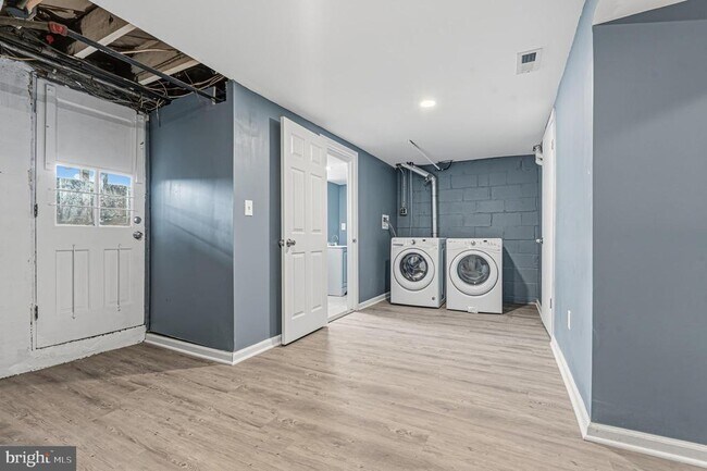 Building Photo - 2410 Keyway