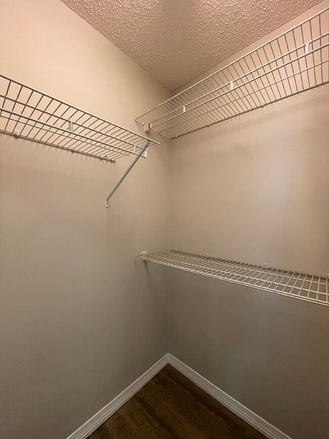 Building Photo - "Charming 3-Bed Oasis with 2 Baths in Prime Panama City Beach Location – 1,423 Sq. Ft. of Serene ...