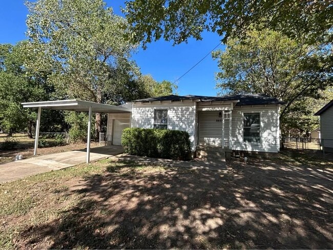 Building Photo - 8403 Tackett St