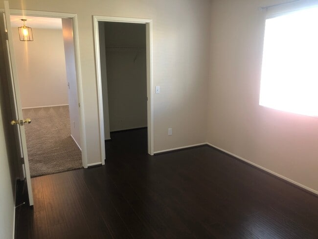 Building Photo - Chardonnay Hills 4 Bedroom