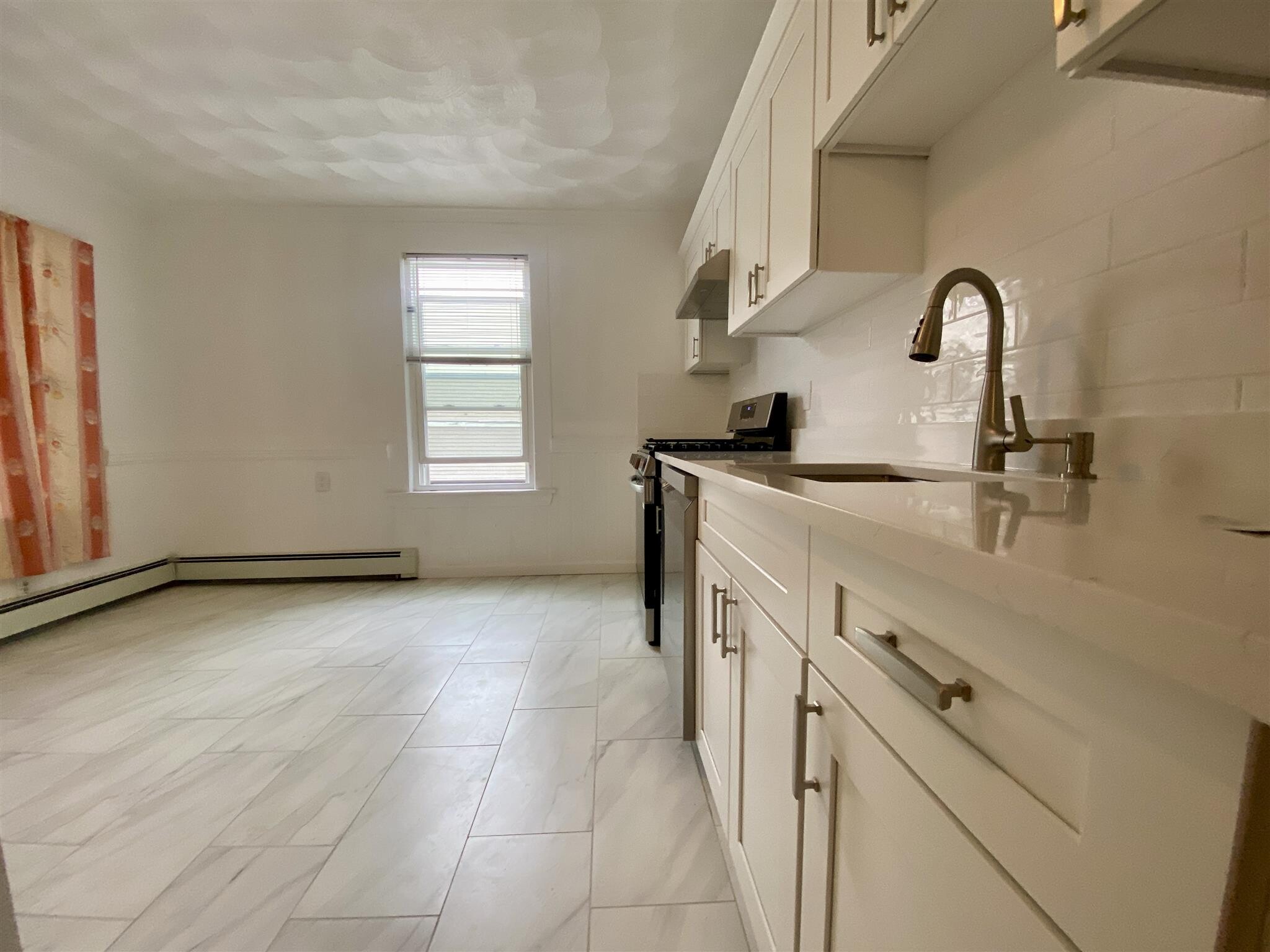 Building Photo - 65 Elm St