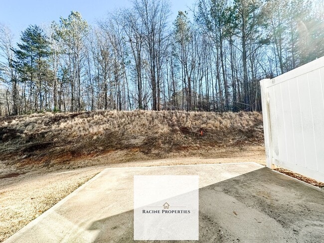 Building Photo - Charming Townhouse in Greer, SC