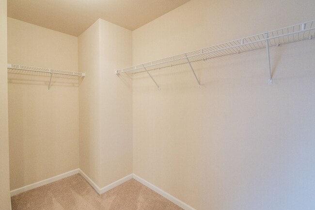 Building Photo - Third month rent free if you sign a lease before 01/31! Spacious 4 Bedroom, 3.5 Bath Home for Ren...