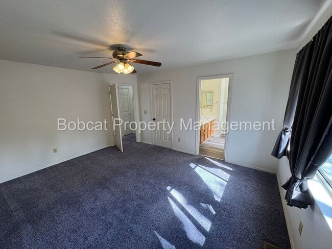 Building Photo - 4123 Sweetwater Dr