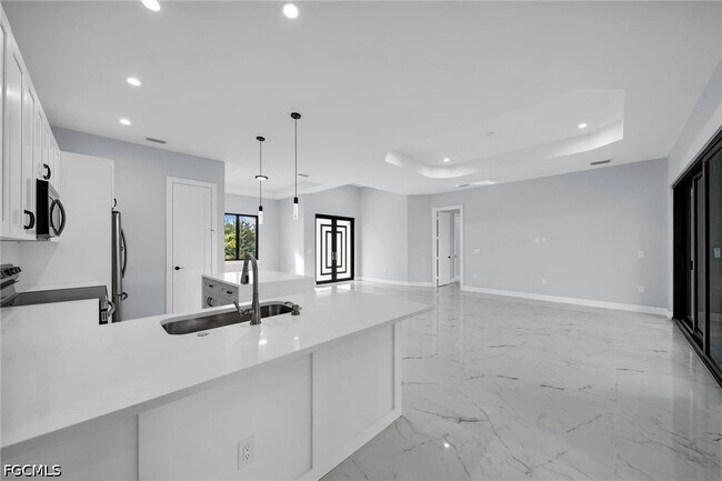 Building Photo - 3018 19th St W