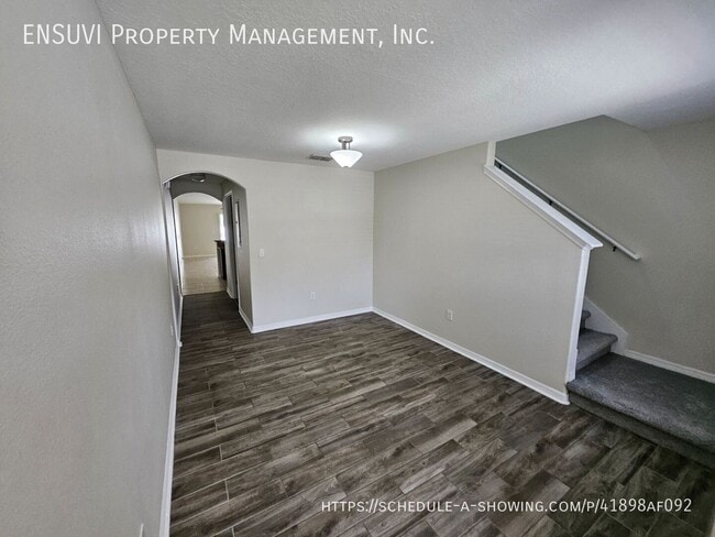 Building Photo - 9732 Trumpet Vine Loop