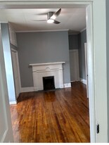 Building Photo - 404 S Green St