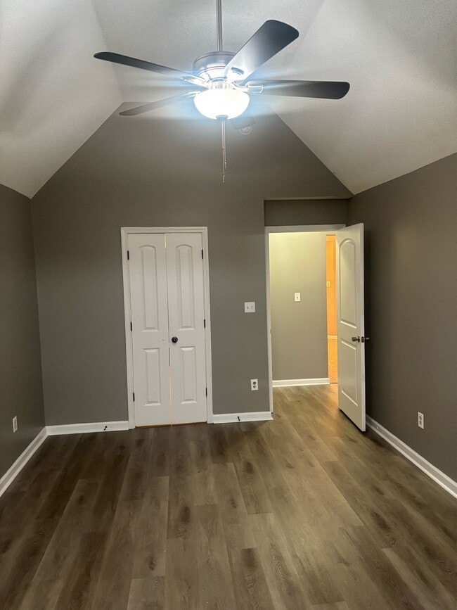 Building Photo - 1117 E Cortona Cir