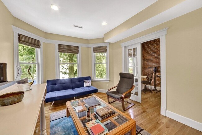 Building Photo - 283 Western Ave