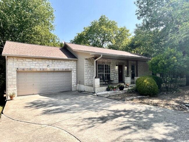 Building Photo - 104 Bermuda Dr