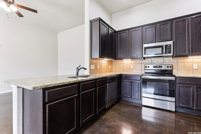 Building Photo - 219 Eugene Pass