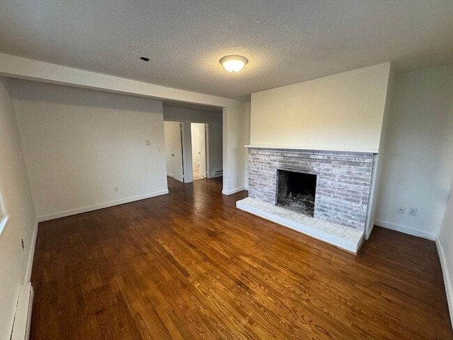 Building Photo - 33-35 Hitchcock Street Unit 2