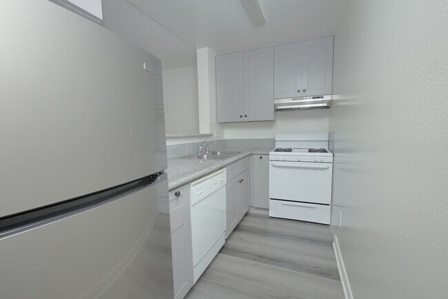 Building Photo - 1632 N Formosa Ave