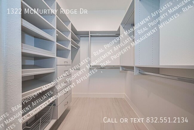 Building Photo - 1322 McMurtry Ridge Dr