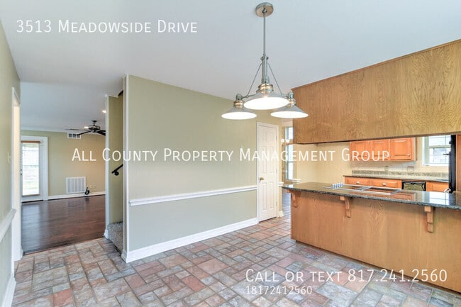 Building Photo - 3513 Meadowside Dr