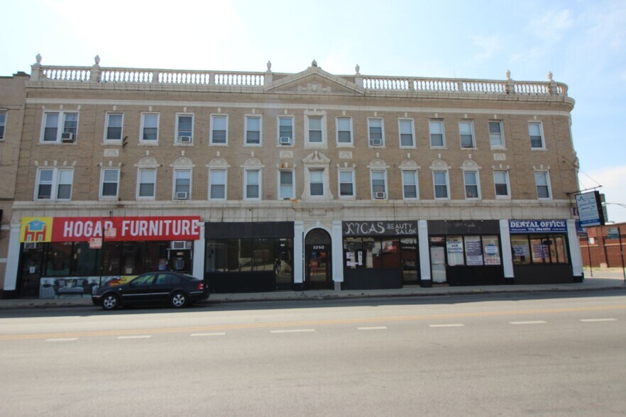 Building Photo - 3248 N Pulaski Rd