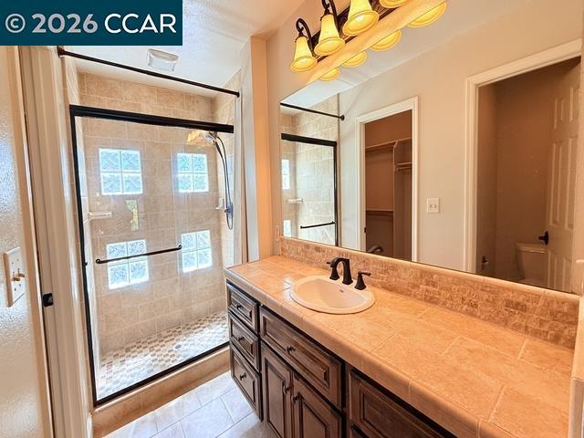 Building Photo - 6220 Lakeview Cir