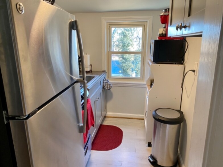 Building Photo - 3405 40th Ave