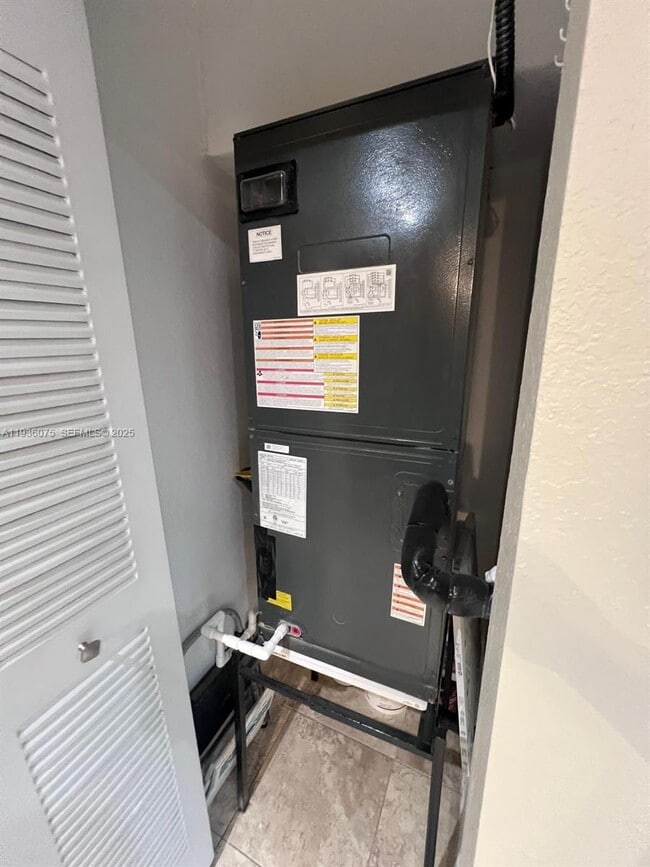 Building Photo - 2098 NE 167th St