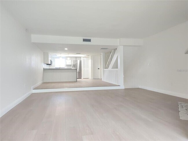 Building Photo - 255 Capri Cir N