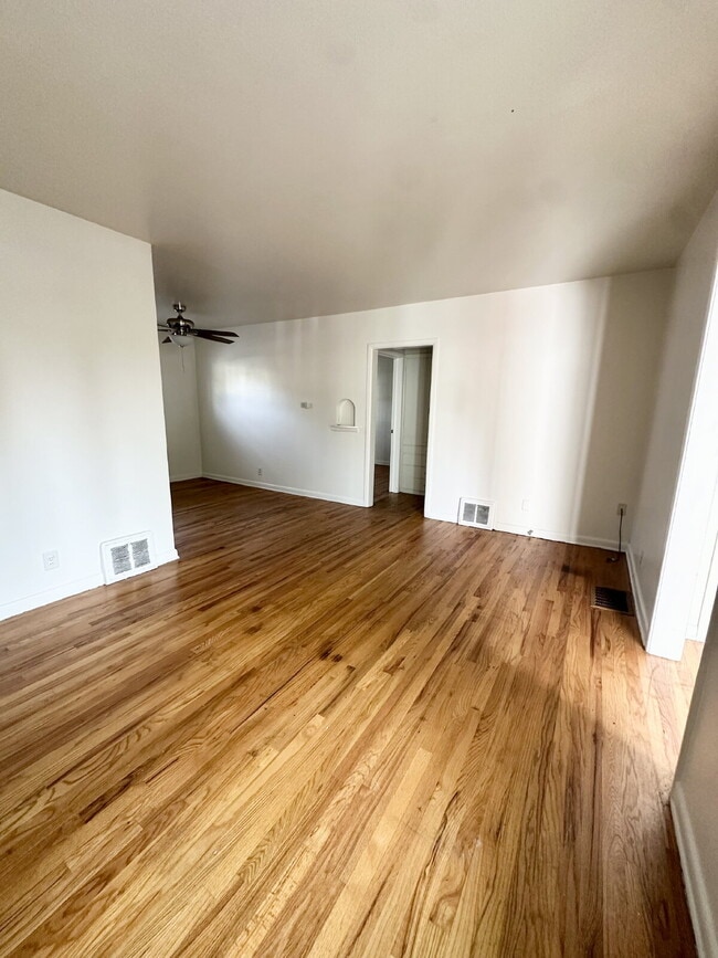 Building Photo - "Charming 1-Bedroom Haven in Cheyenne's He...