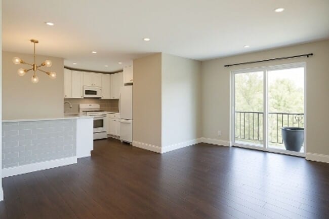 Building Photo - 434 Clinton Pl