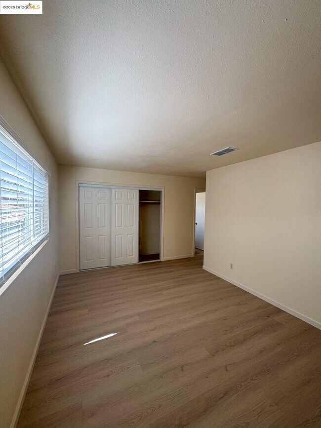 Building Photo - 3323 Blythe Dr