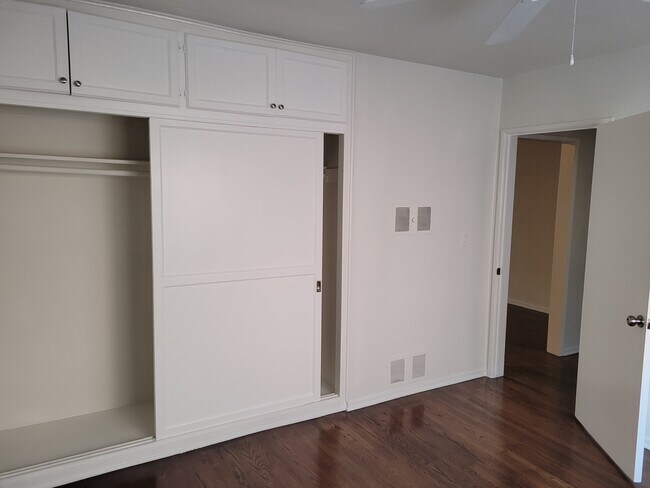 Building Photo - 1347 N Alta Vista Blvd