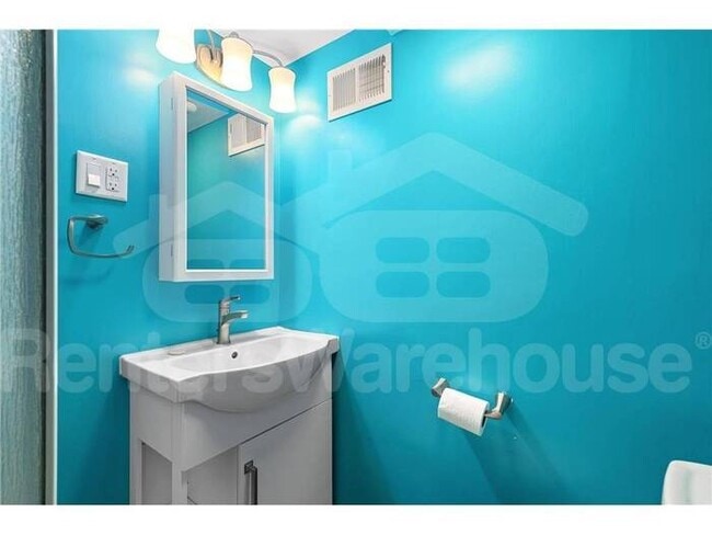 Building Photo - Available 11/1 - very well maintained 4 be...