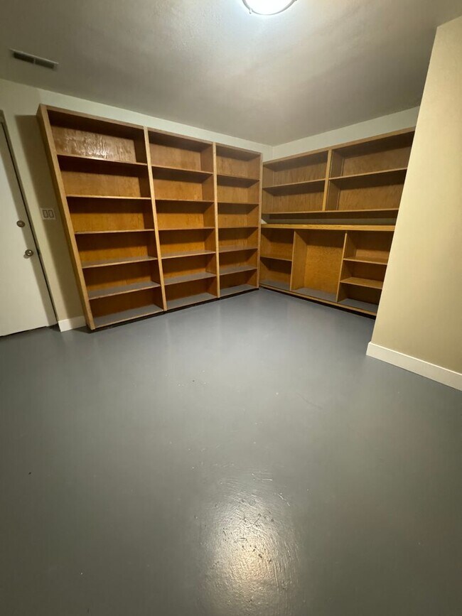 Building Photo - Beautiful Orem Basement Apartment for rent!