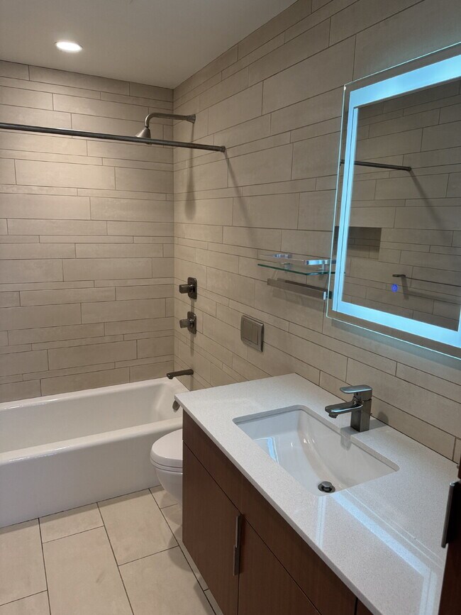 Building Photo - Penthouse Unit with amazing light at The H...