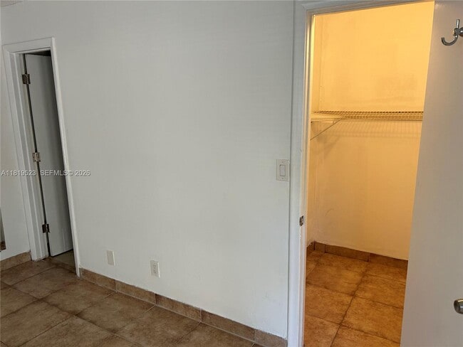 Building Photo - 1111 SW 4th St