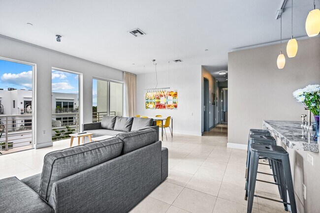 Building Photo - Monthly rental for Season , ( min 4 months)