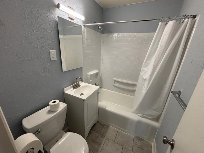 Building Photo - 2002 E 17th St N