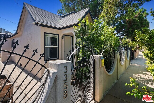 Primary Photo - 3358 Silver Lake Blvd