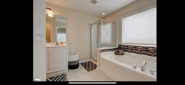Building Photo - Wonderfully Updated Home with Neighborhood...