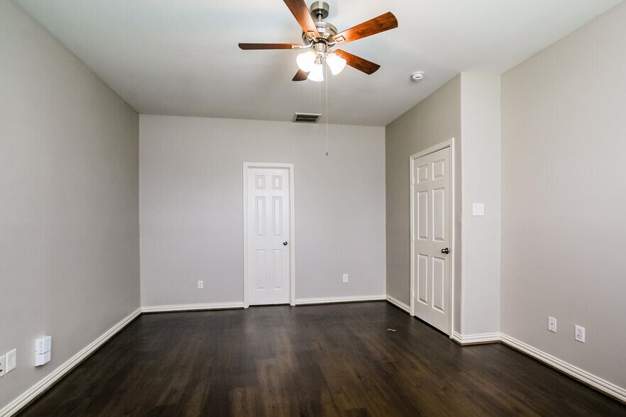 Building Photo - 2818 Mesquite Ridge Dr