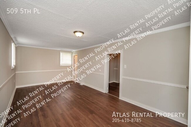 Building Photo - 509 5th St