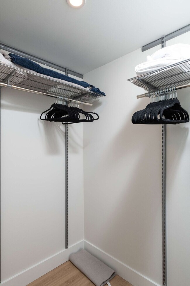 Building Photo - 677-679 Washington Street-SI ID1322145P