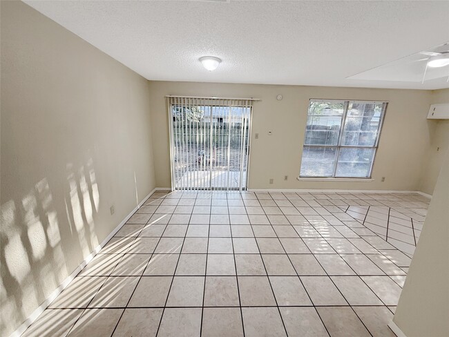 Building Photo - 14411 Cypress Leaf Dr