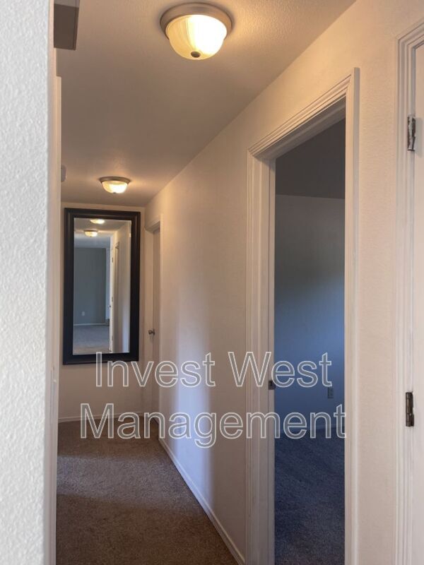 Building Photo - 2313 NE 156th Ave