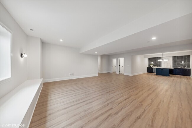 Building Photo - 1123 Pin Oak Dr