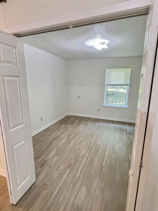 Building Photo - MOVE-IN SPECIAL! 3-Bedroom Home in Fort Ba...