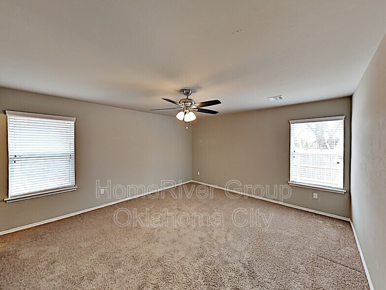 Building Photo - 9304 NW 70th St