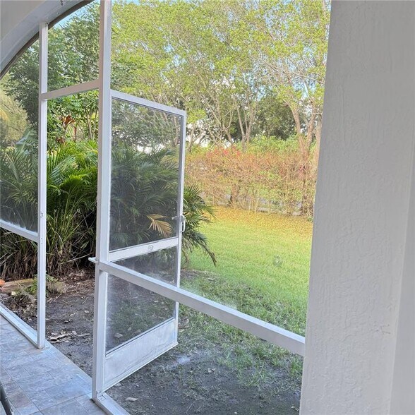 Building Photo - 6482 Catalina Ln