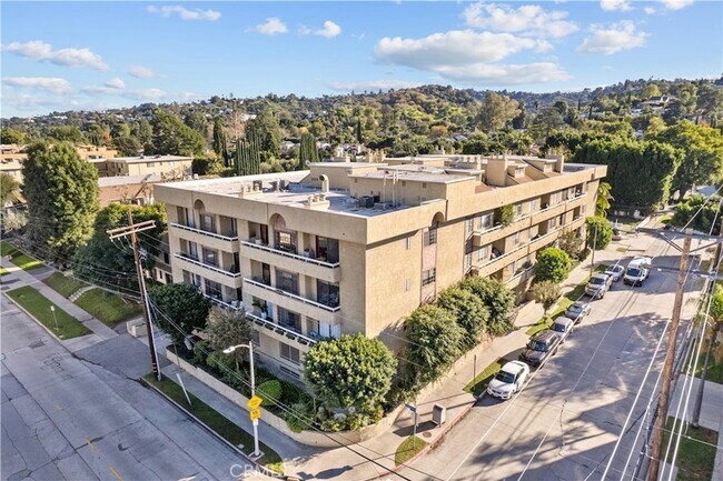 Building Photo - 4430 Noble Ave