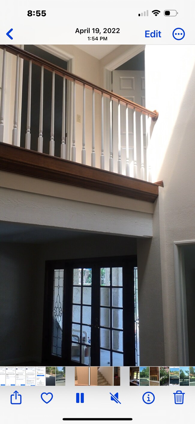 Building Photo - 778 N Valley Dr