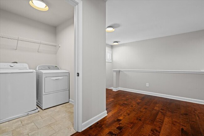 Building Photo - 4232 Hardy Ave