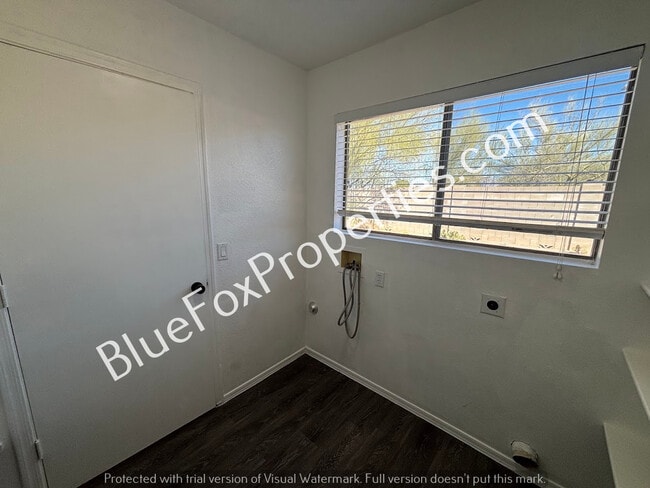 Building Photo - 7579 E Rhiannon Dr